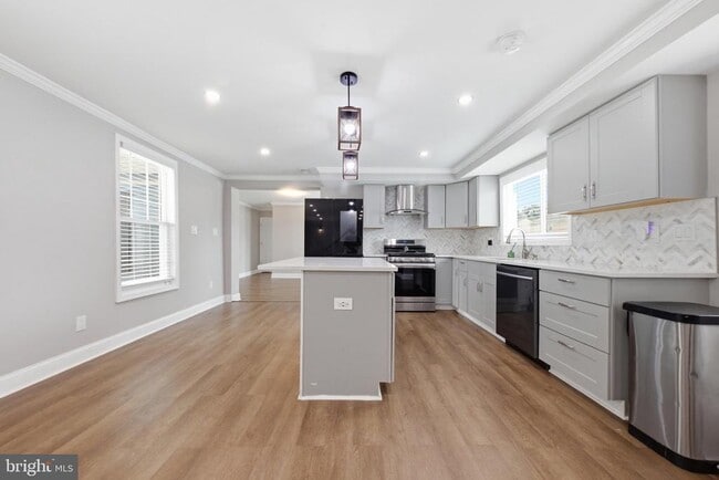 Building Photo - 3524 Meadowside Ave