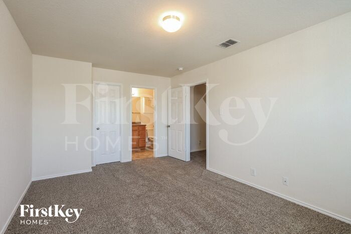 Building Photo - 1442 Frio Run