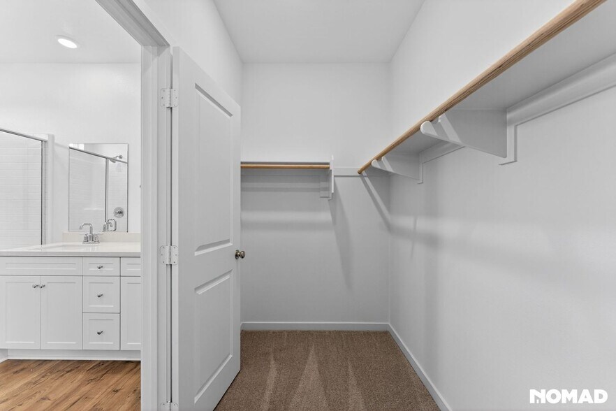 Building Photo - 26648 Jonquil Ave