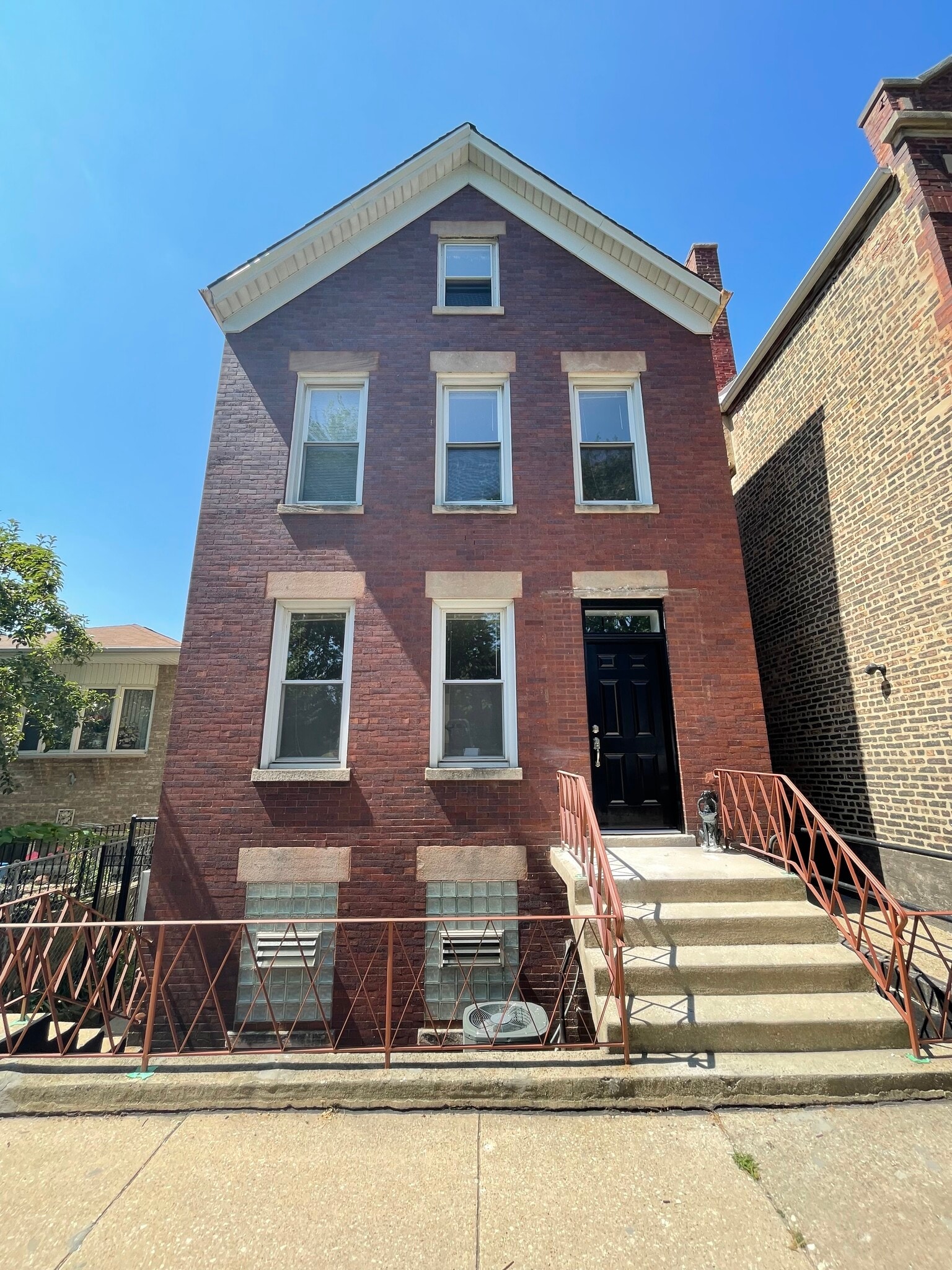 Building - 3338 S May St