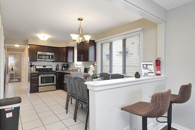 Building Photo - 6121 S Narragansett Ave