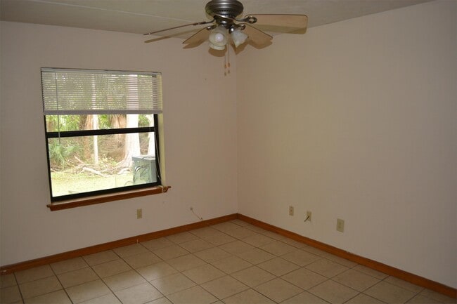 Building Photo - 1662 Spring Garden Ct