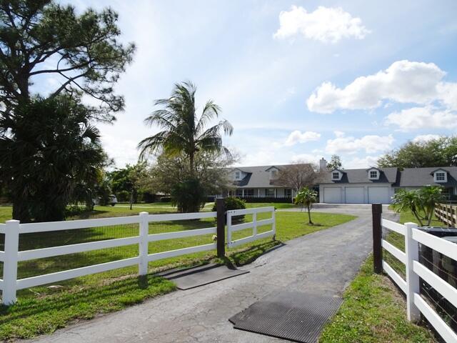 Building Photo - 819 Cindy Cir Ln
