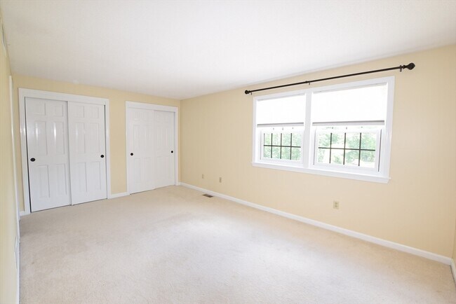 Building Photo - C4 Scotty Hollow Dr
