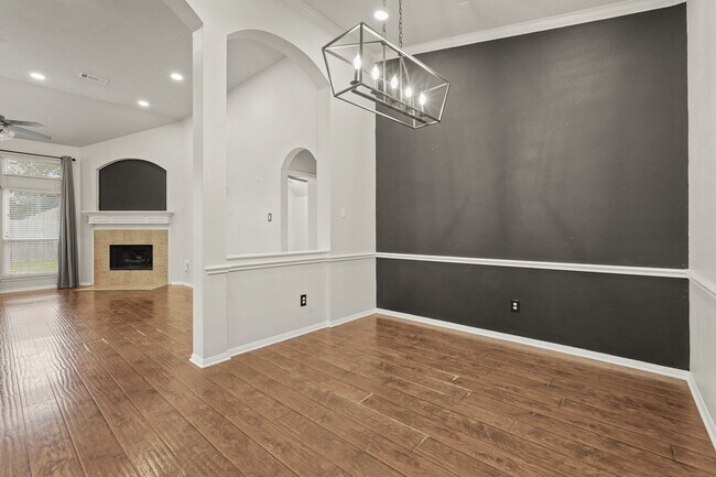 Building Photo - 18303 Heathridge Ln