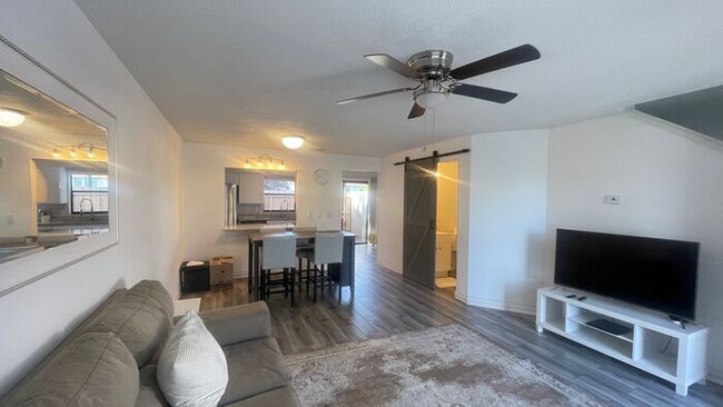 Building Photo - 1718 Silver Creek Ct