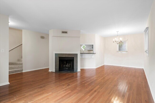 Building Photo - 22 Ogier St