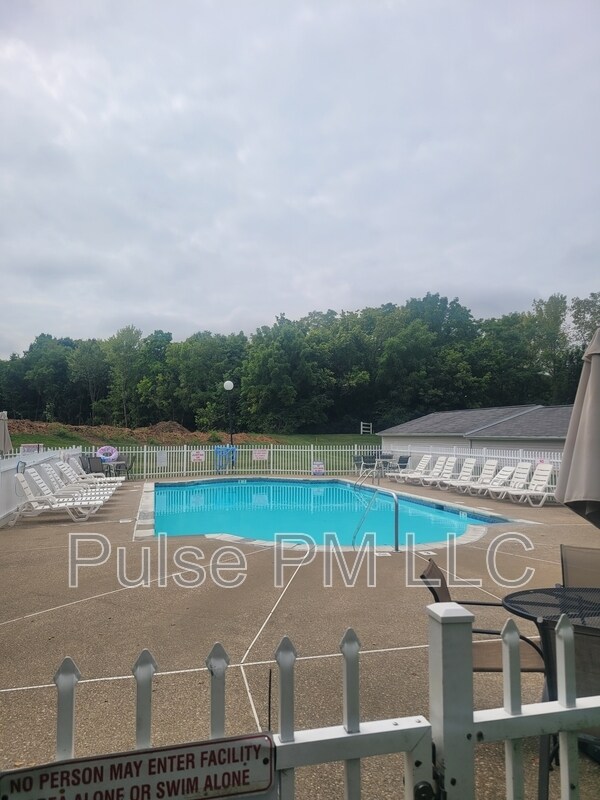 Building Photo - 135 Dale Hollow Dr