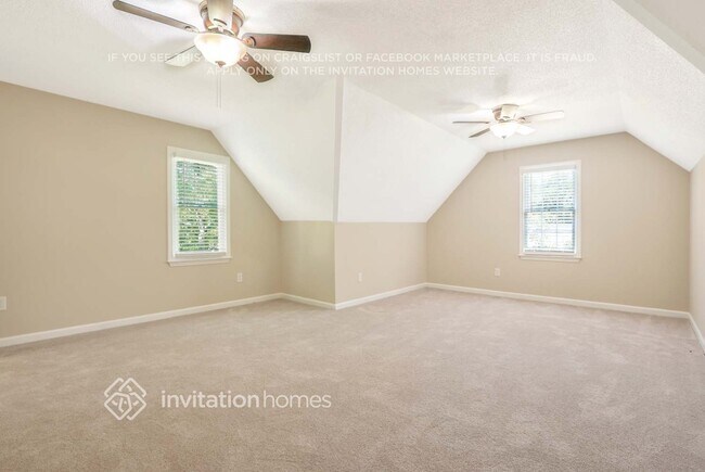 Building Photo - 300 Birch Creek Cir