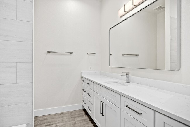 Building Photo - 22 Pinnacle Club Dr