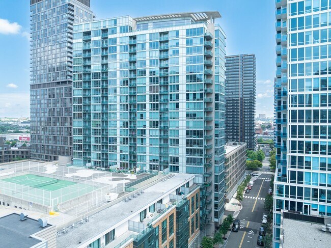 Building Photo - 1 Shore Ln
