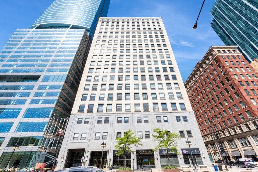 Building Photo - 910 S Michigan Ave