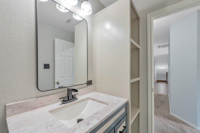 Building Photo - 18 N Star Ridge Cir