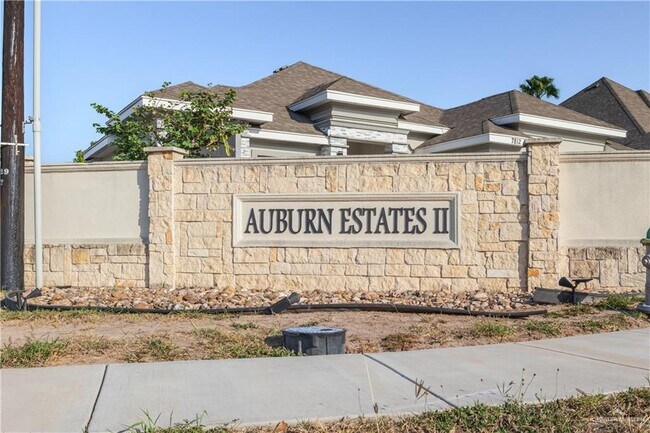Building Photo - 2629 Warbler Ave