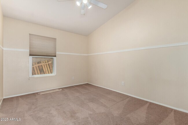 Building Photo - 10185 S Santa Fe Ln