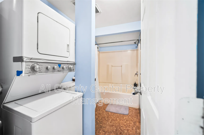 Building Photo - 10515 N Mopac Expy