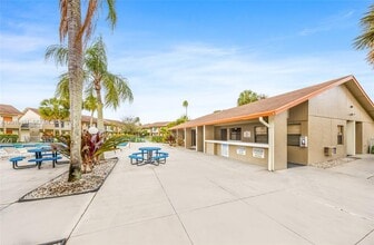 Building Photo - 5521 Courtyard Dr