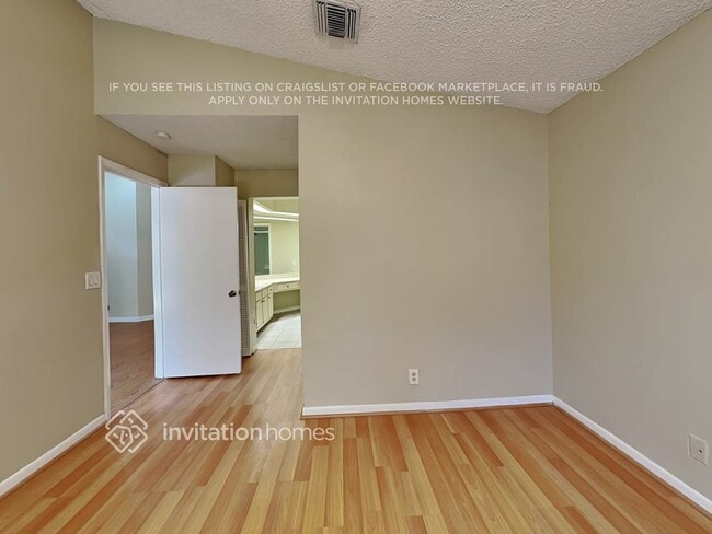 Building Photo - 1930 NW 39th Ave