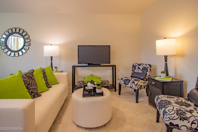 Building Photo - Ash Springs