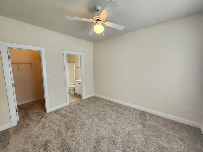 Building Photo - 135 Artisan Pl