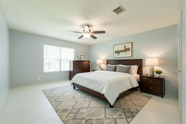 Building Photo - 2813 Adelen Ln