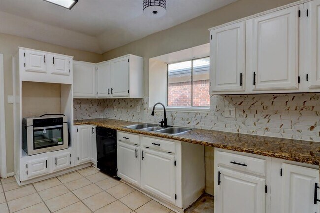 Building Photo - 21102 Marcin Dr