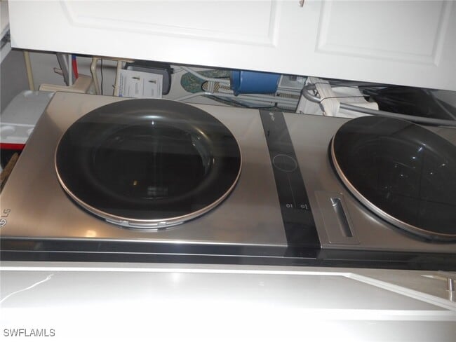 Building Photo - 2080 W First St