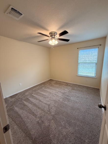 Building Photo - 3217 Beutel Rd