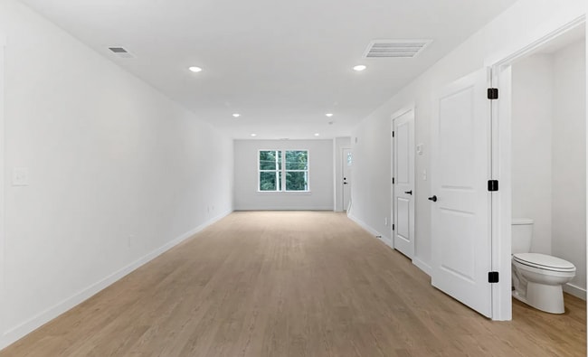 Building Photo - 14 Catawba Ave