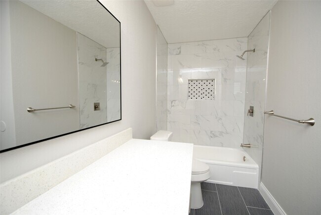 Building Photo - 2515 Yoakum Blvd