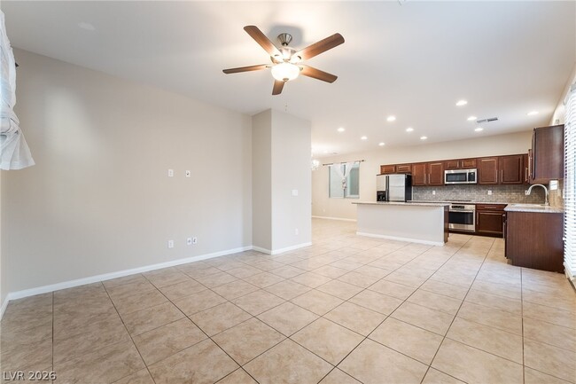 Building Photo - 121 Pictor Ave