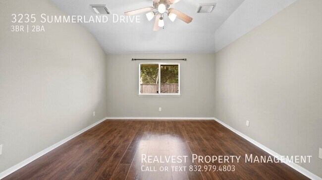 Building Photo - 3235 Summerland Dr