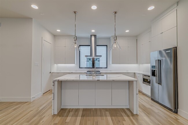 Building Photo - 2707 Kimsey Dr