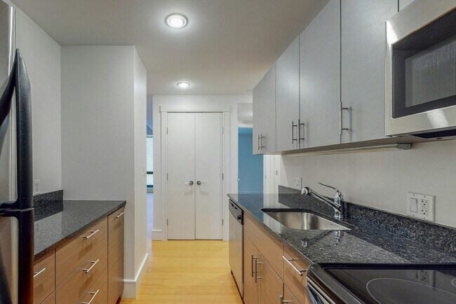 Building Photo - 45 Province St