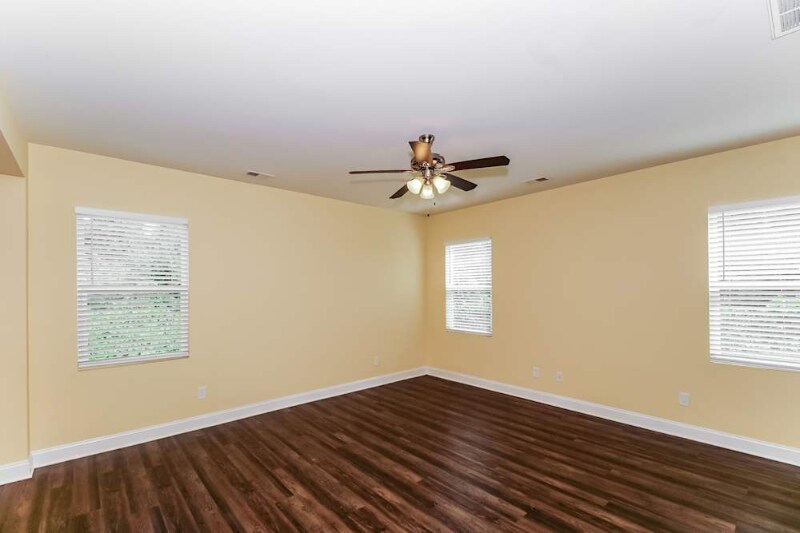 Building Photo - 206 Sassafras Rd