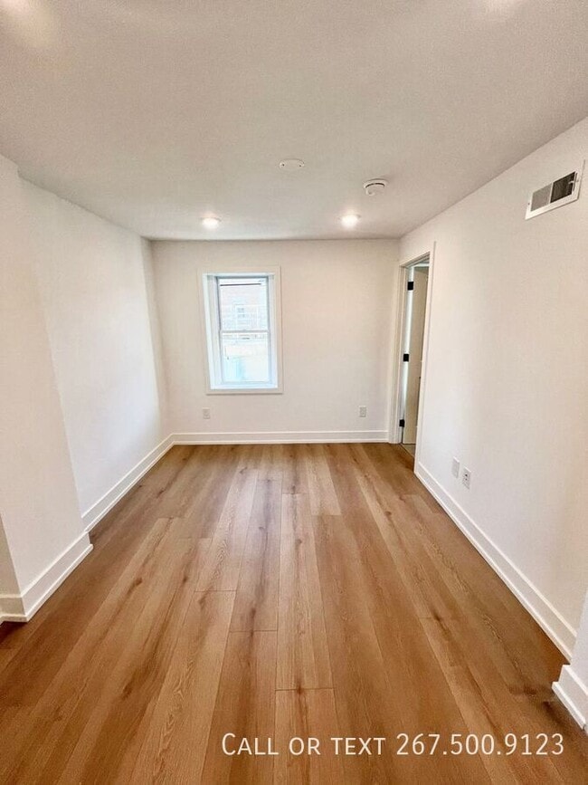 Building Photo - 2003 Amber St