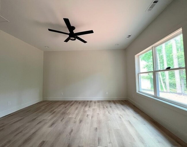Building Photo - 163 Rias Way