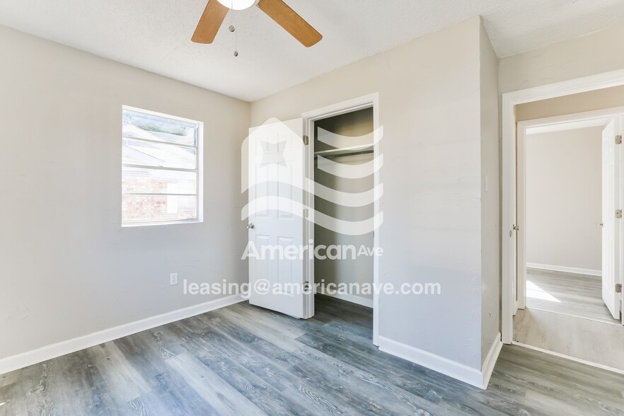 Building Photo - 1001 King St