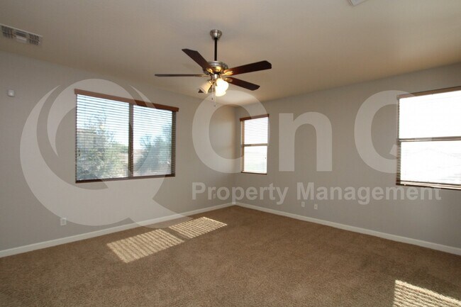 Building Photo - 1161 E Furness Dr