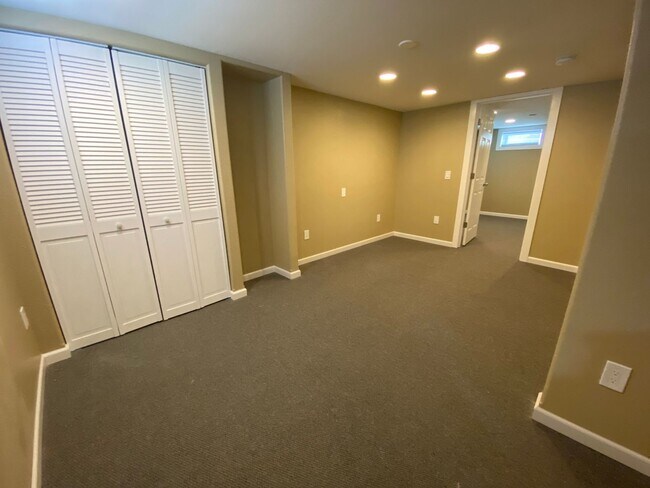 Building Photo - 3 Bedroom Home in South Fargo