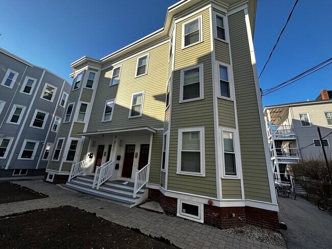 Building Photo - 15 Marney St