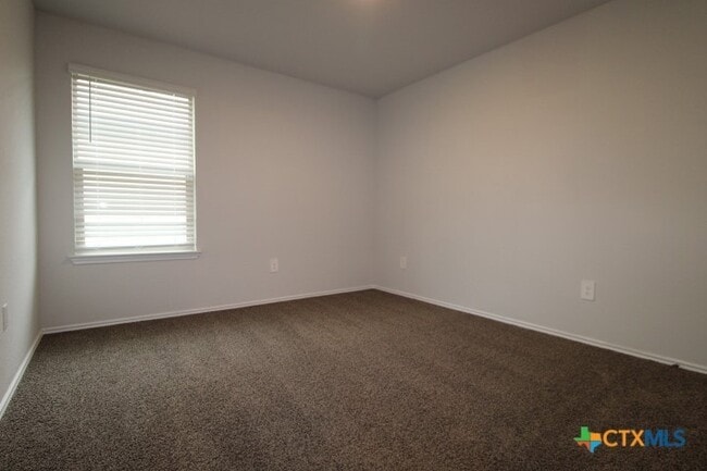 Building Photo - 2321 Aylesbury Dr