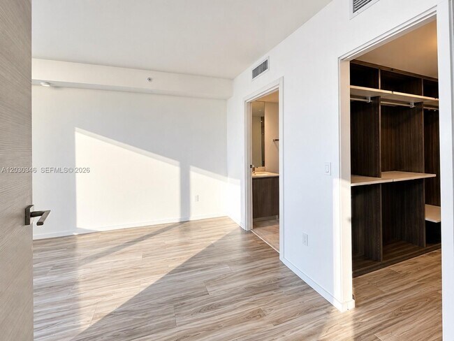 Building Photo - 801 S Miami Ave