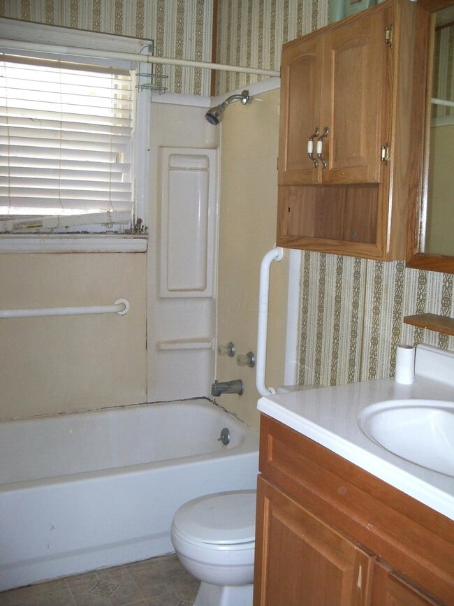 Building Photo - 2396 Park Ct