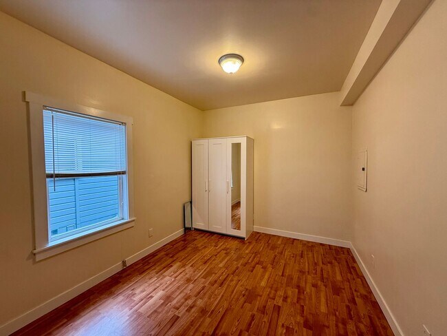 Building Photo - 4429 Rainier Ave S