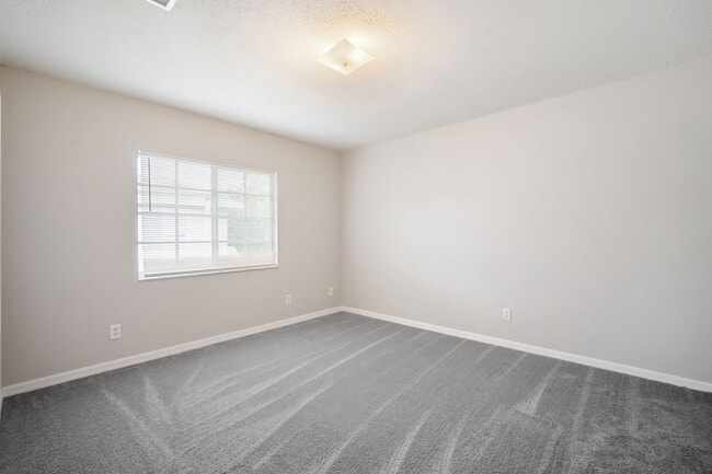 Building Photo - Riverwalk Retreat: Updated 3BR Townhome in...