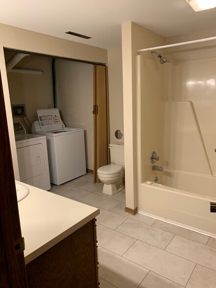 Lower Full Bath w/Laundry - 317 River St