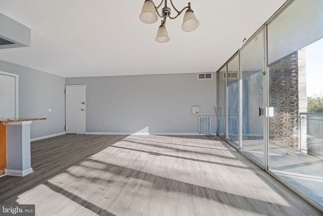 Building Photo - 1822 Metzerott Rd