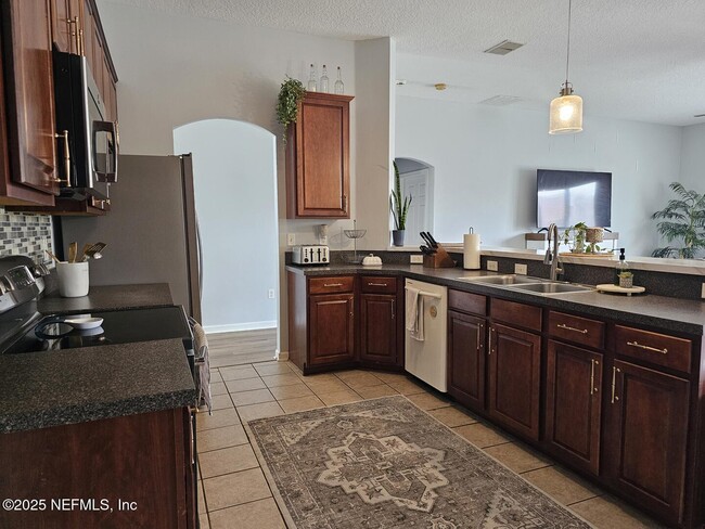 Building Photo - 3728 Southbank Cir