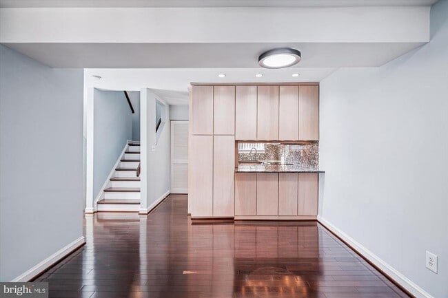 Building Photo - 8934 Battery Pl